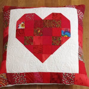 Herz Patchwork Pillow in rot