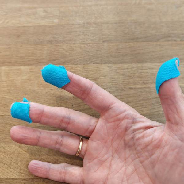 Fingern getapet um länger nähen zu können